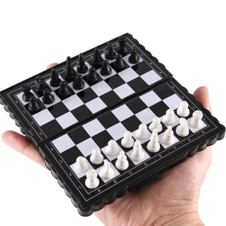 Alternative view of Mini shakkipeli